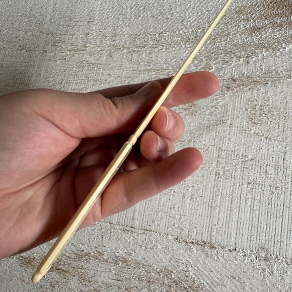 Vintage Plastic Payge Letter Opener - Plastic Letter Knife - Picture 3 of 4